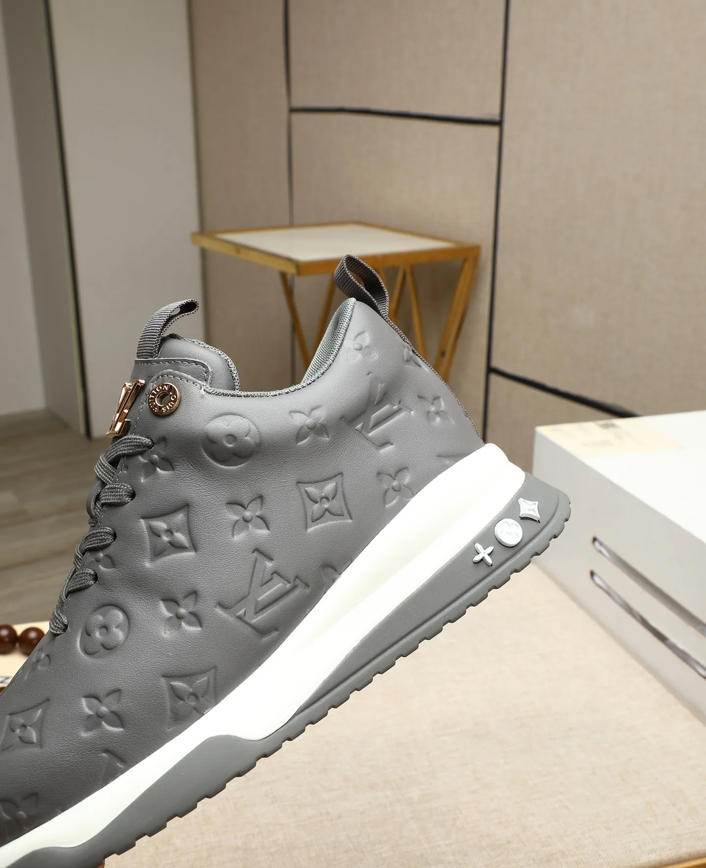 Men's shoes 💰520 📛📛【LOUIS VUITTON】Louis Vuitton official website synchronized new products 👟Milan fashion catwalk style 🇰🇾🇰🇾LV family logo, celebrity style, a must-have for fashionistas ⚠️First-layer calfskin ➕Mesh lining ➕Official website original version special outsole 👞Number 39-44 (38 45 46 customized)